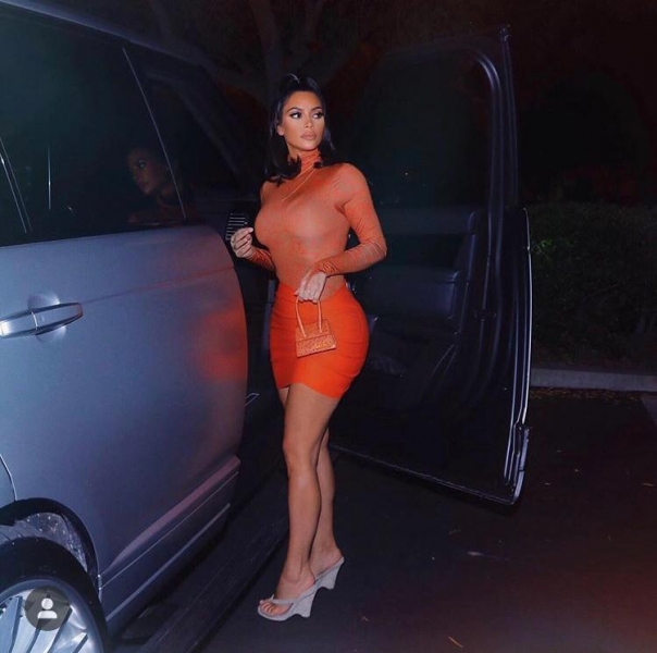 В мини и латексе: топ смелых нарядов Ким Кардашьян