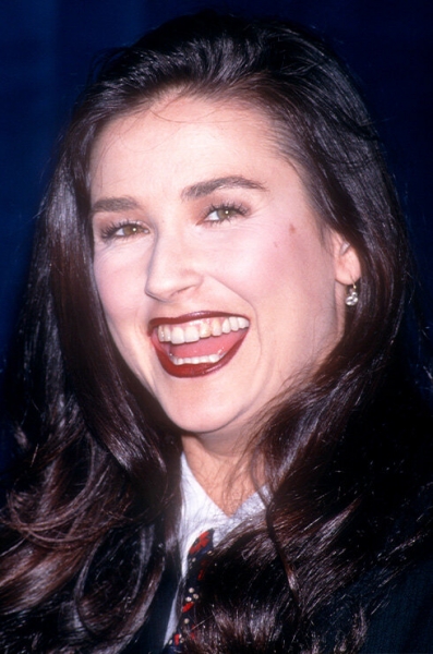 Вот это зубы! Звезды, которые поставили виниры, хотя и&nbsp;без них было неплохо