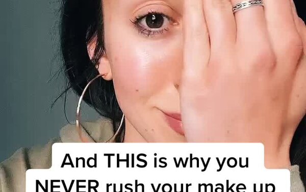 Загорелись волосы, выпали ресницы: домашние процедуры, которые пошли не&nbsp;по плану