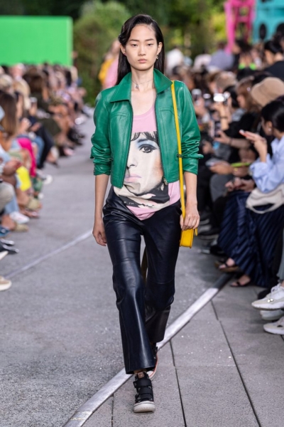 Животный принт и цветная кожа: как носить Майки-алкоголички стильно в этом сезоне