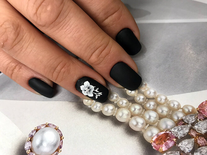 15 маникюрных трендов будущего сезона: предсказывает нейл-стилист