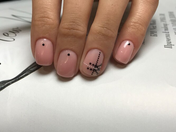 15 маникюрных трендов будущего сезона: предсказывает нейл-стилист