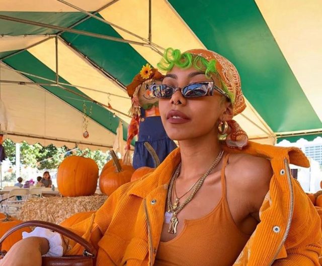 15 стильных аксессуаров для волос на лето 