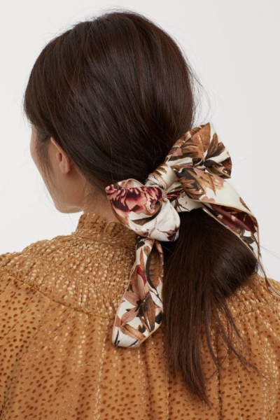 15 стильных аксессуаров для волос на лето 