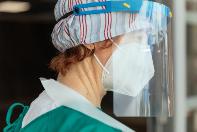 17 мая и коронавирус: больше 4,7 миллионов зараженных в мире, меньше 10 тысяч новых инфицированных в России, эпидемиолог КНР признался, что они скрывали масштаб вспышки