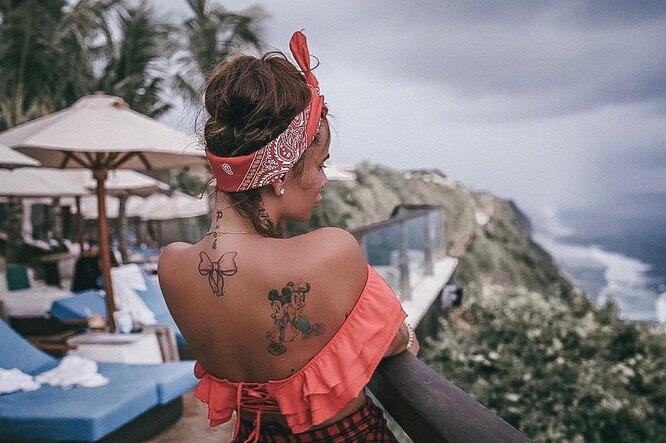 20 красивых мини-тату российских звезд, которые хочется повторить