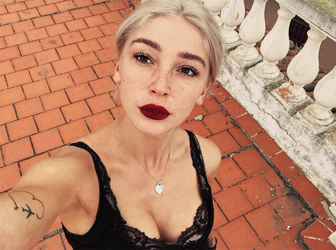 20 красивых мини-тату российских звезд, которые хочется повторить