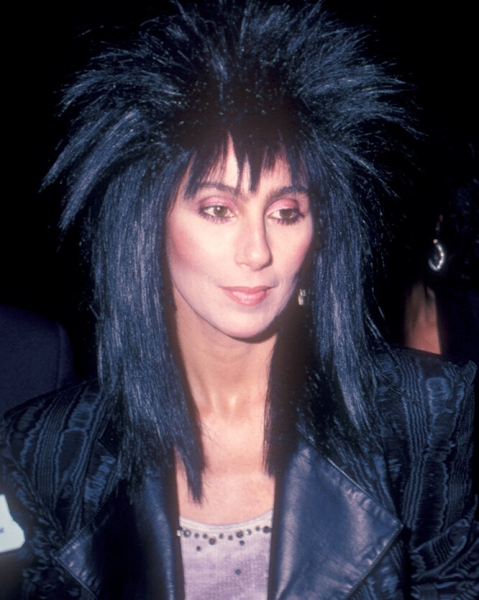 3 ринопластики, подтяжка лица и ботокс: как с годами менялась Шер