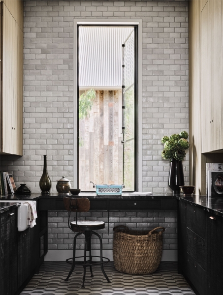 30-метровая люстра и фермерский стиль: как выглядит поместье Эштона Кутчера и Милы Кунис