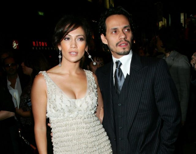 А Бен Аффлек не против? Дженнифер Лопес заметили с новым бывшим