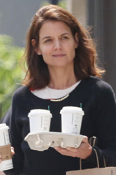 Без макияжа и в трениках: актрисы, которые на экране выглядят лучше, чем в жизни