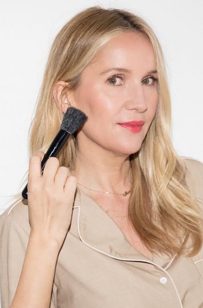 Без ретуши и фильтров: как выглядят лучшие визажисты мира без макияжа