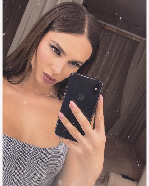 Бьюти-эволюция Ханны: от «Мисс Кемер» до бизнесвумен