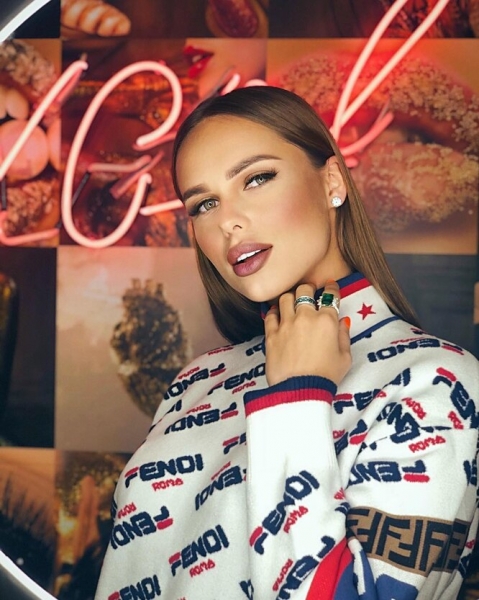 Бьюти-эволюция Ханны: от «Мисс Кемер» до бизнесвумен