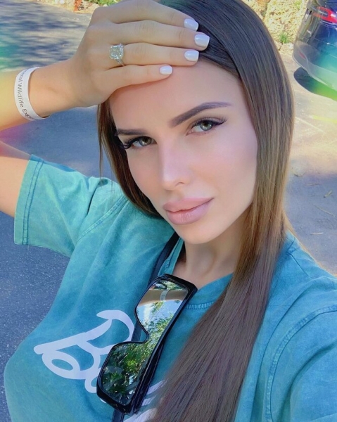 Бьюти-эволюция Ханны: от «Мисс Кемер» до бизнесвумен