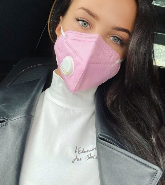 #бьютирутинанакарантине: что делать, если на лице появились прыщи от медицинской маски