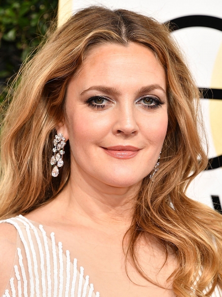 Бледная моль или тонна штукатурки? Одни и те же звезды с разным слоем макияжа