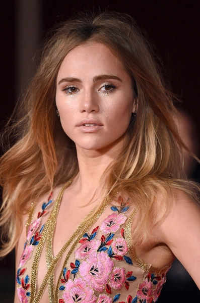 Блестящий провал: 7 звездных примеров того, как глиттер портит макияж