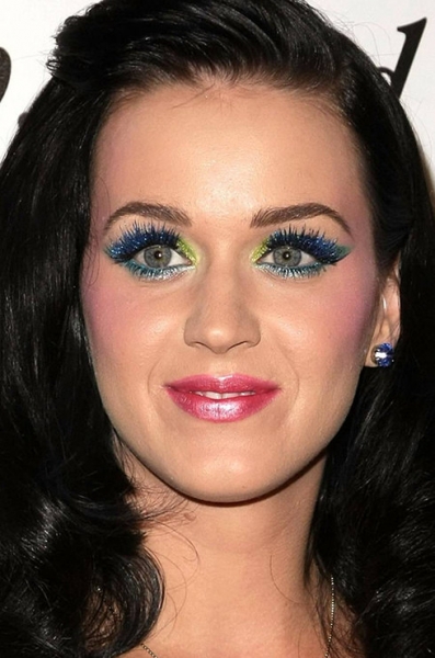 Блестящий провал: 7 звездных примеров того, как глиттер портит макияж