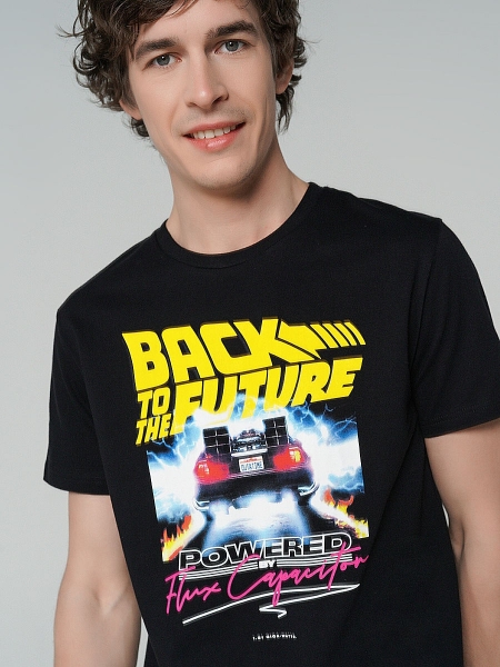 «Челюсти», «Большой Лебовски», «Назад в будущее»: коллекция футболок для киноманов