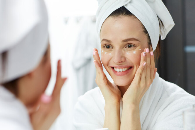 Что случится, если не использовать крем для области вокруг глаз