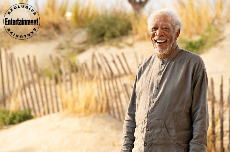 Что смотреть: новый фантастический сериал с Энн Хэтэуэй и Морганом Фриманом