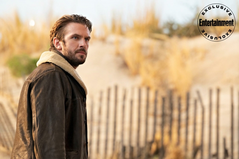 Что смотреть: новый фантастический сериал с Энн Хэтэуэй и Морганом Фриманом