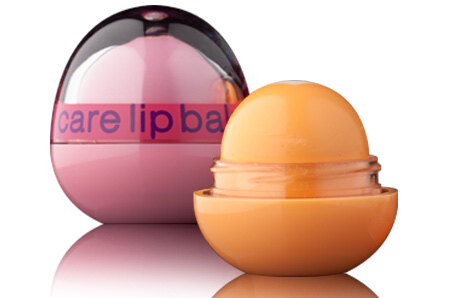 Дешево и сердито: бюджетная косметика, которой пользуются российские звёзды