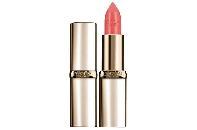 Дешево и сердито: бюджетная косметика, которой пользуются российские звёзды