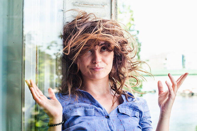 Долой эффект одуванчика! Как укротить пушащиеся волосы