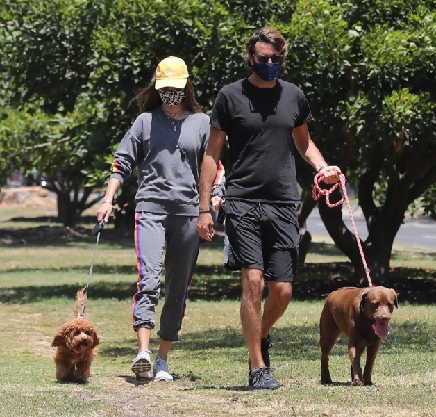 Дженнифер Гарнер, Ева Лонгория, Кортни Кокс: собрали все выходы звезд за день 