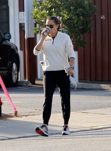 Дженнифер Гарнер, Ева Лонгория, Кортни Кокс: собрали все выходы звезд за день 