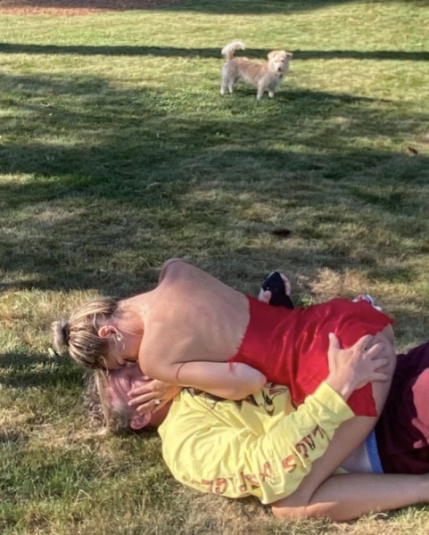 Ещё откровеннее: Эмили Ратаковски опубликовала интимное фото с супругом 