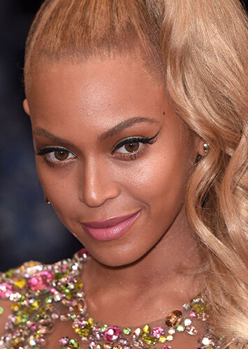 Это все меняет: брови звезд тогда и сейчас