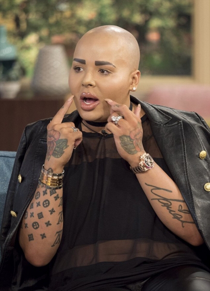 Фанаты, которые изуродовали себя, чтобы стать похожими на кумиров