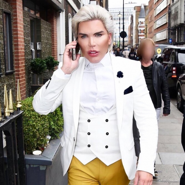 Фанаты, которые изуродовали себя, чтобы стать похожими на кумиров