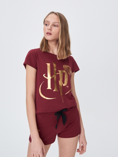 Где купить: одежда с символикой из &laquo;Гарри Поттера&raquo; 