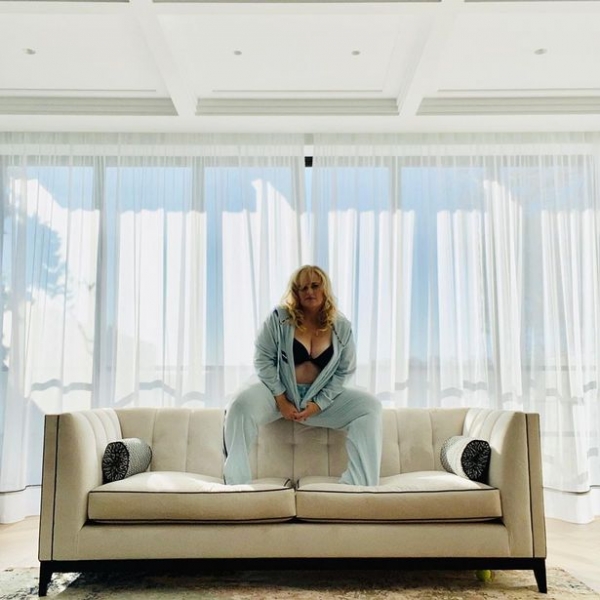 Instagram на карантине: идеи, как сделать фото, не вставая с дивана 