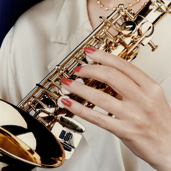 История нейл-арта: как красили ногти в 90-х и что в тренде сейчас