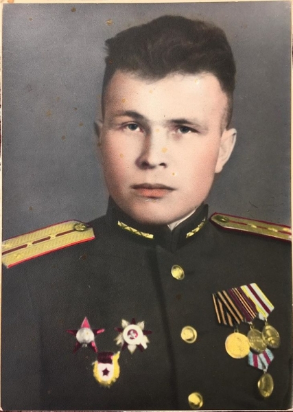 К 9 мая: звезды о своих родных-героях