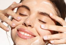 Как избавиться от черных точек на носу: 5 домашних способов