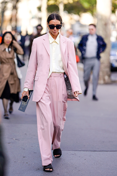 Как носить белую рубашку? Стильные образы для девушек на PEOPLETALK