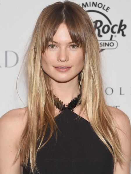 Как носить челку: 25 крутых причесок на примере звезд