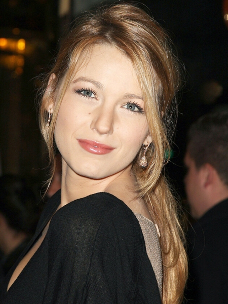 Как носить челку: 25 крутых причесок на примере звезд