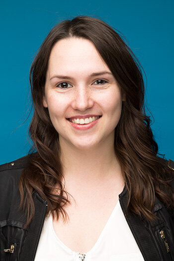 Как пользоваться яркими помадами: 5 идей макияжа на каждый день