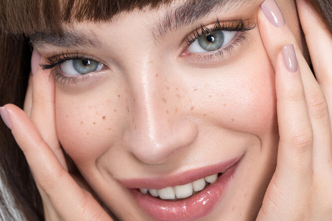 Как убрать морщины вокруг глаз: лучшие кремы с лифтинг-эффектом