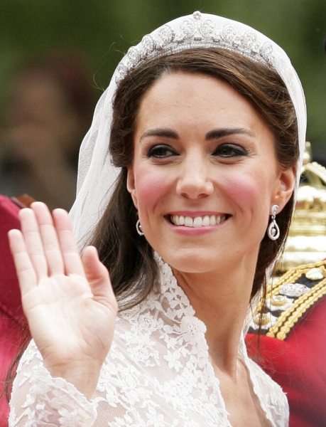 Кейт Миддлтон не умеет краситься? 6 примеров, доказывающих это