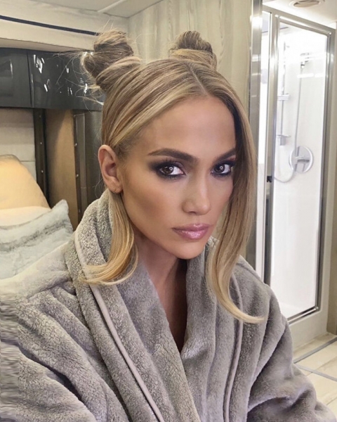 Когда на&nbsp;улице +30: стильные прически, с&nbsp;которыми не&nbsp;жарко, &mdash; учимся у&nbsp;звезд