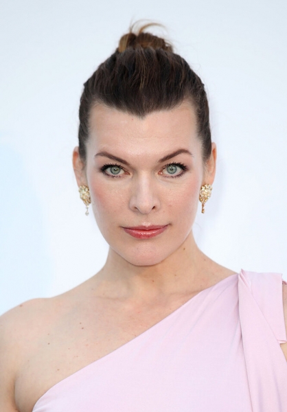 Кому из&nbsp;звезд &laquo;замазывали&raquo; родинки и&nbsp;как обращаться с&nbsp;пятнами на&nbsp;теле