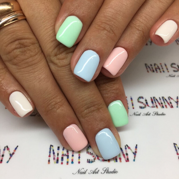 Короче говоря: 30 идей модного летнего маникюра для&nbsp;коротких ногтей